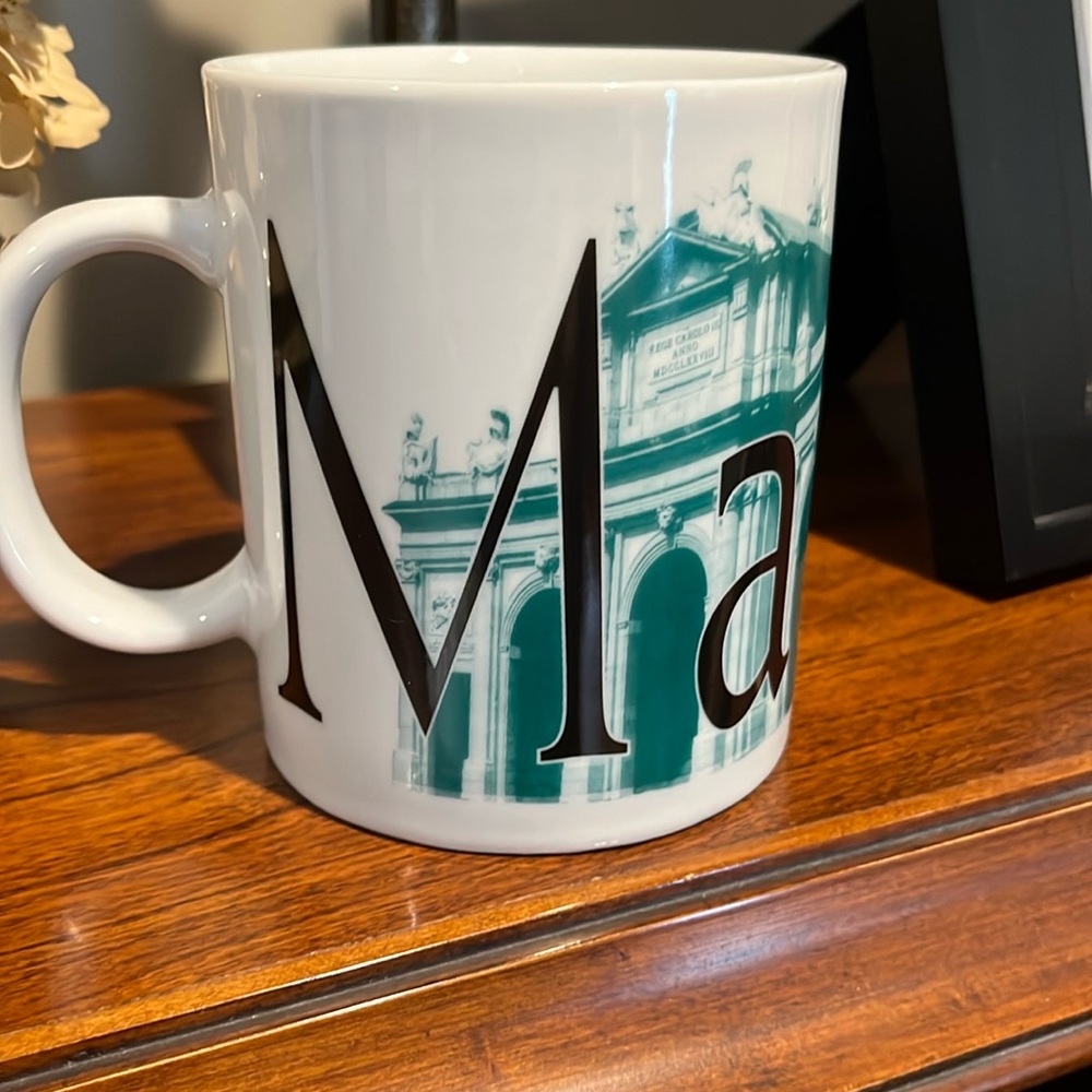 Madrid Starbucks City mug collector series. See photos for tiny flaw.